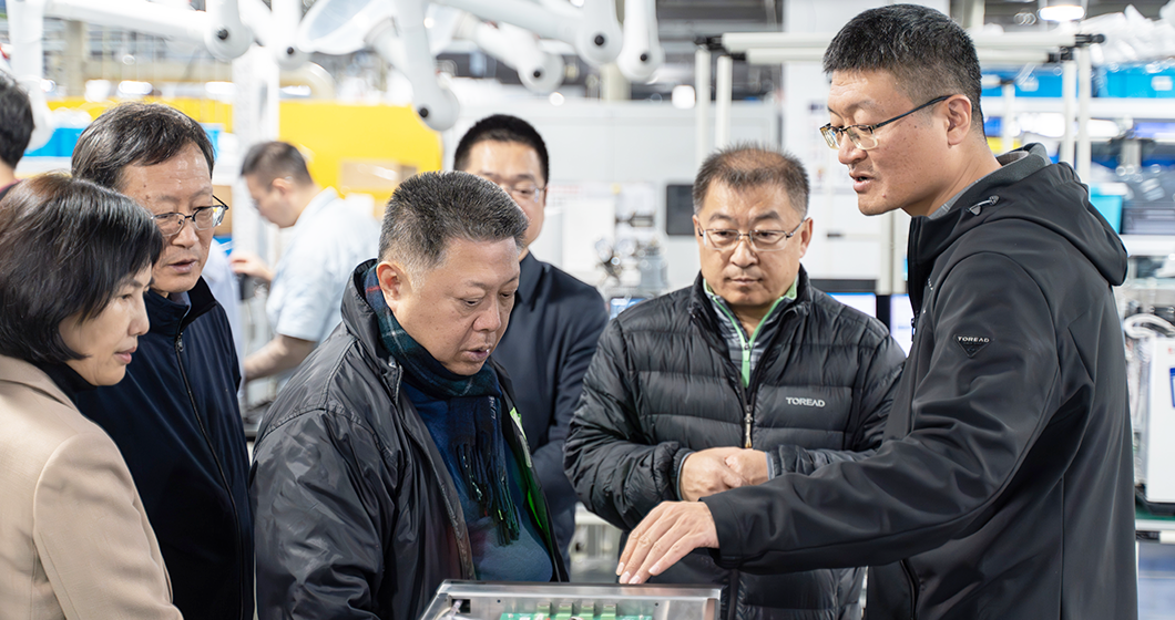 國務(wù)院參事室領(lǐng)導(dǎo)一行調(diào)研青山湖高端科學(xué)儀器創(chuàng)新基地